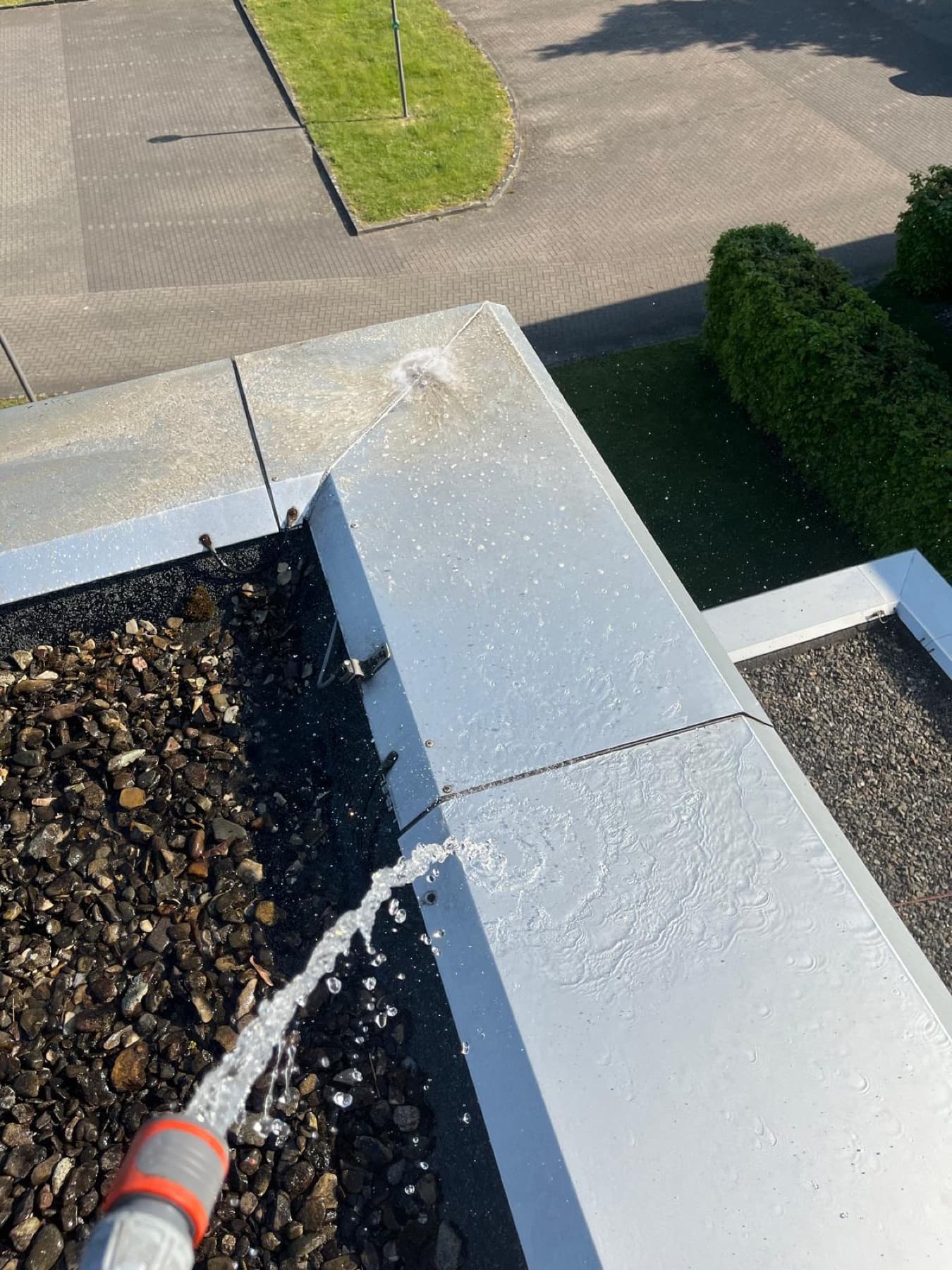 Hausmeisterservice – Kleine Reparaturen, technische Kontrolle und Betreuung der Außenanlagen. Ein Ansprechpartner für das ganze Objekt.